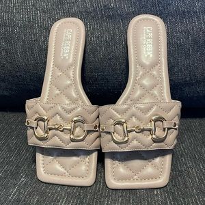 Cape Robbin - Quilted Footbed Square Toe Sandal - Women Size 10